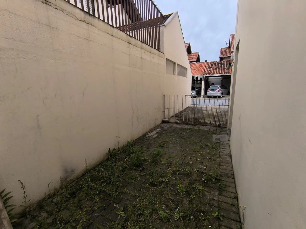3-bedroom house with a walk-in closet in Curitiba — photo 13