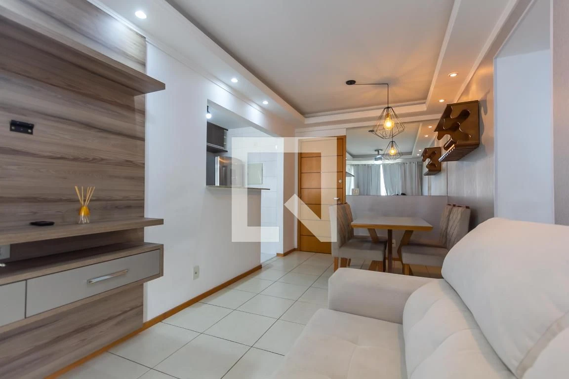 Balcony with a grill in a 2-bedroom apartment, 68 m² — photo 26