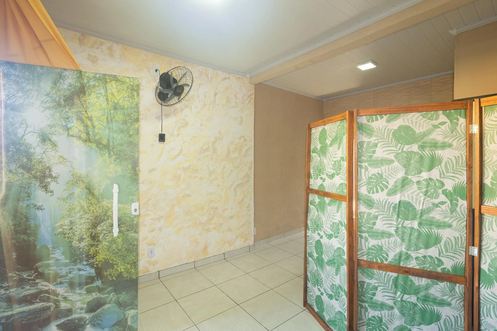 Unfurnished studio with 1 bedroom and 1 parking spot — photo 16