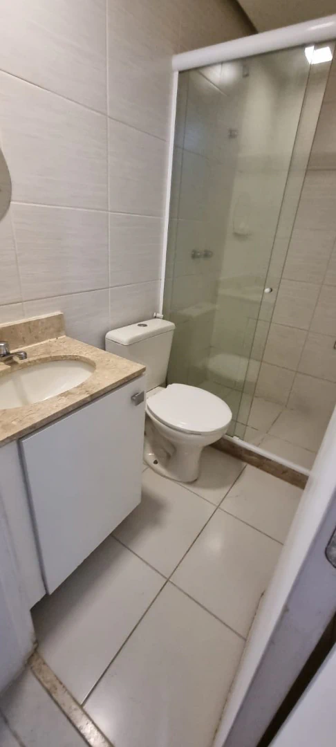 2-bedroom apartment with 1 en-suite bathroom and parking — photo 13