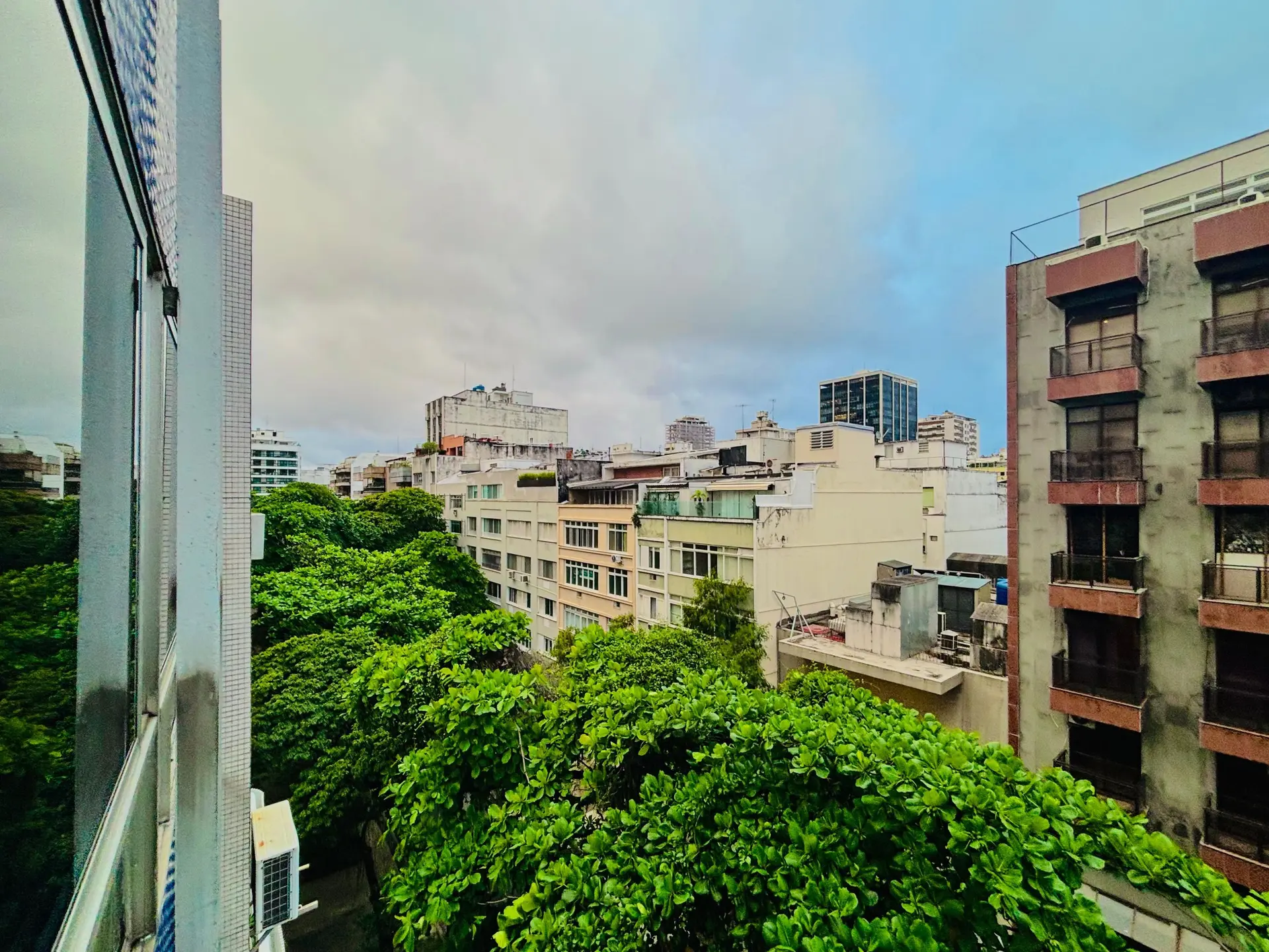 Mountain view in a 4-bedroom apartment, 220 m² — photo 35