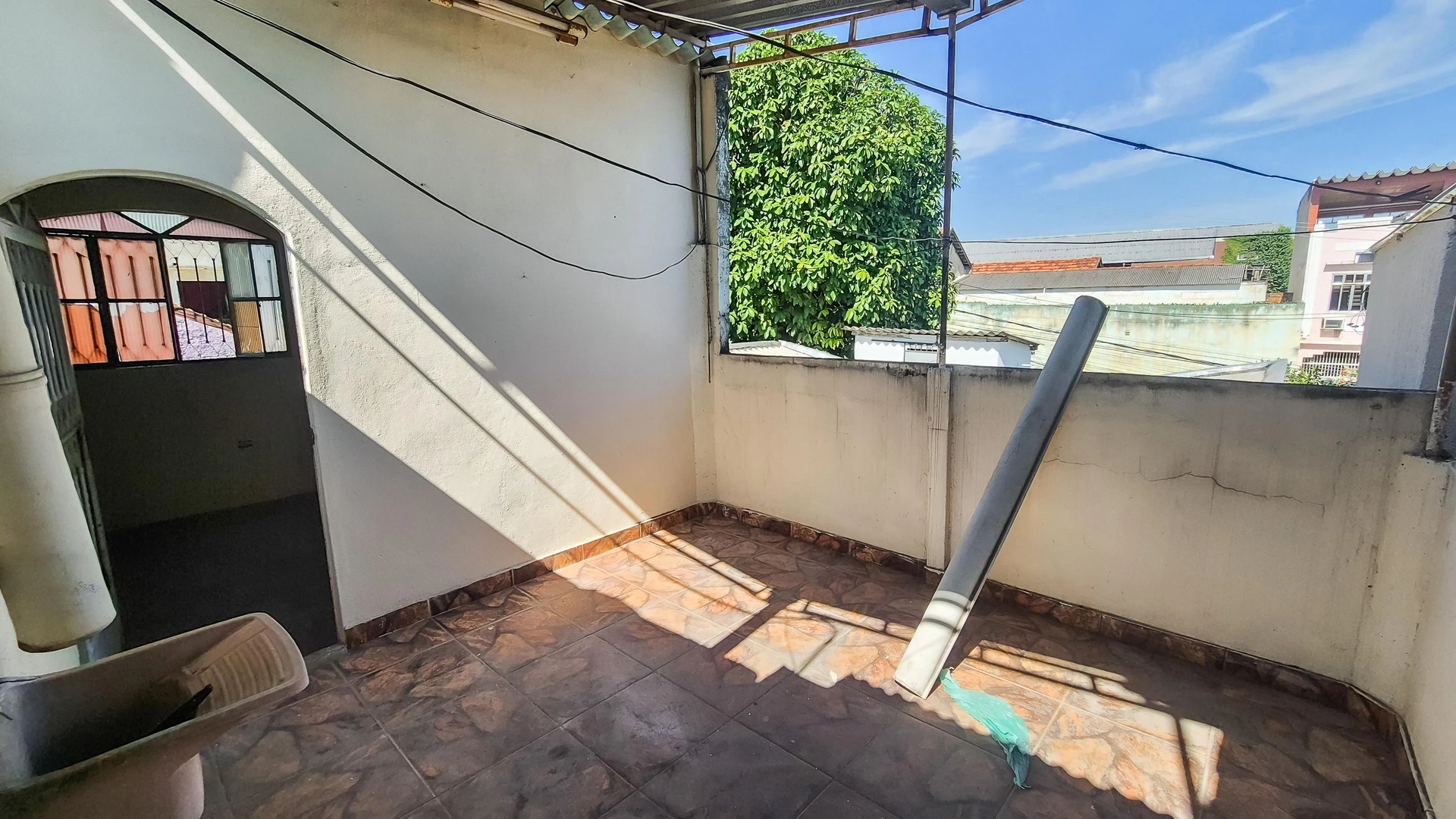 House with 2 bedrooms and a washing machine — photo 6