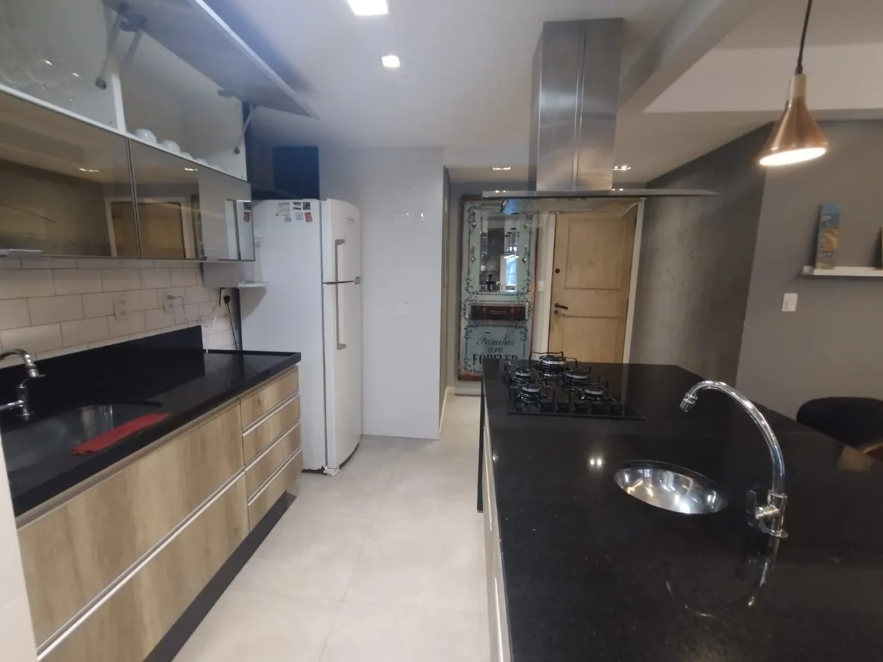 Furnished 2-bedroom apartment with a balcony — photo 7