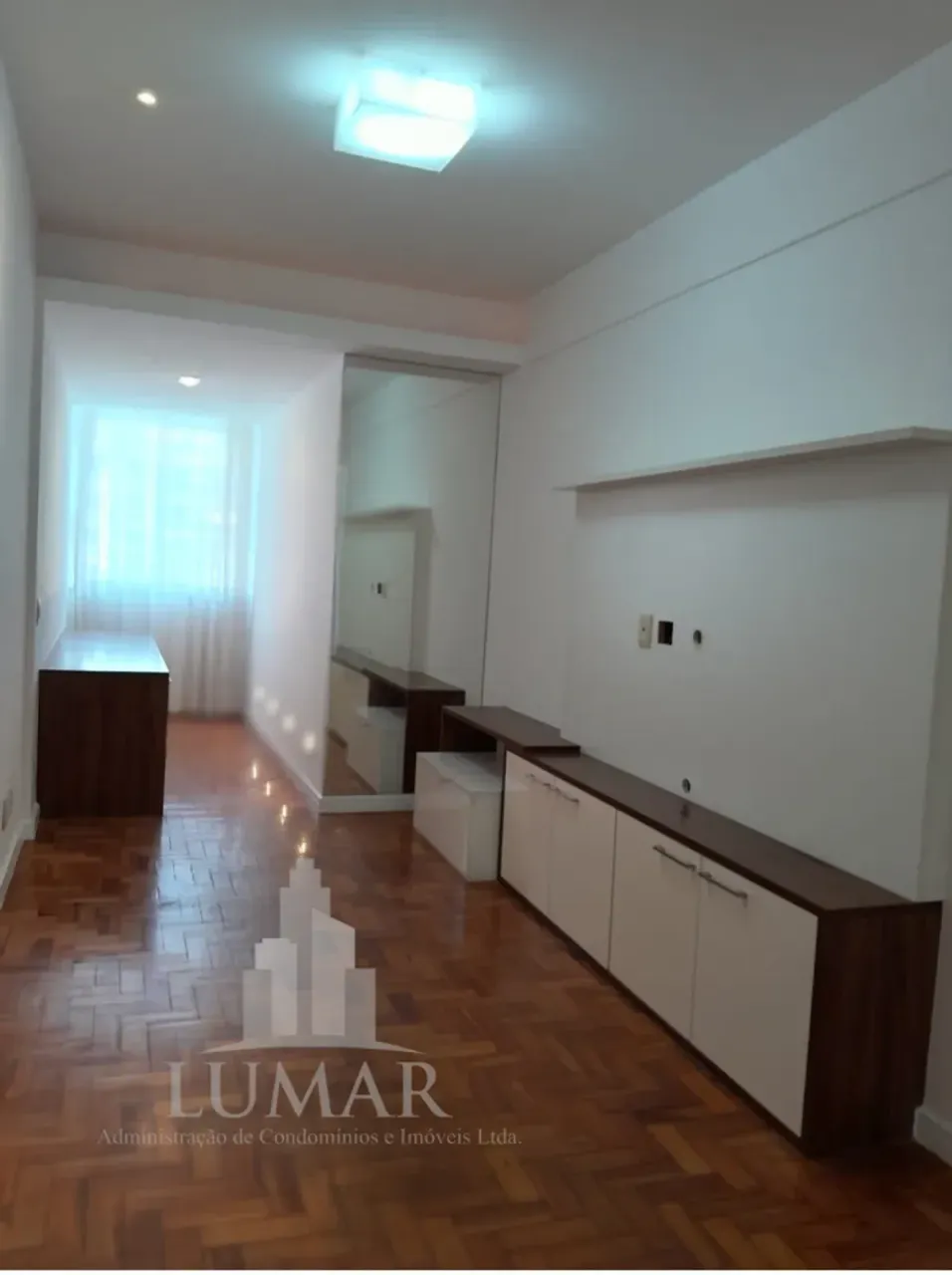 Apartamento sem mobília reformado com 2 quartos e vaga — photo 2