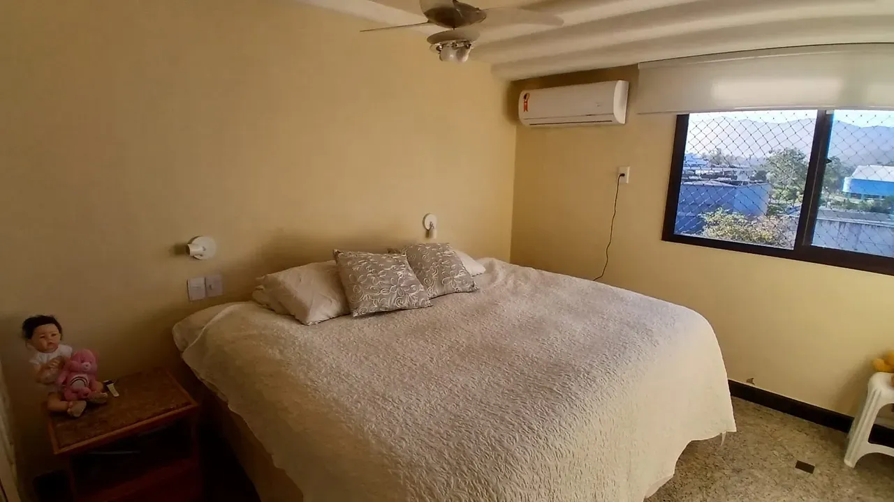 3-bedroom apartment with a bathtub in Rio de Janeiro — photo 35