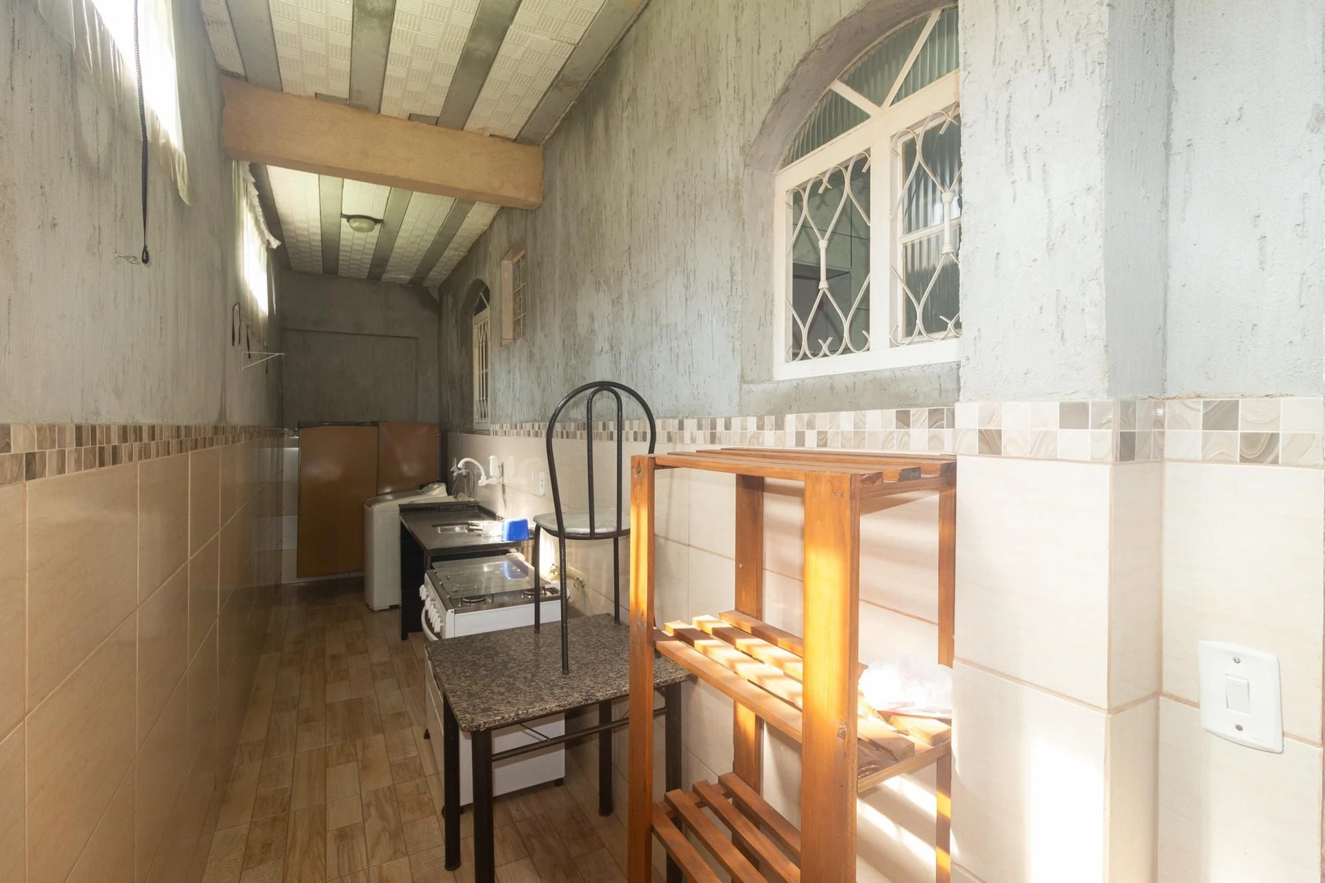 Unfurnished studio with 1 bedroom and 1 parking spot — photo 3
