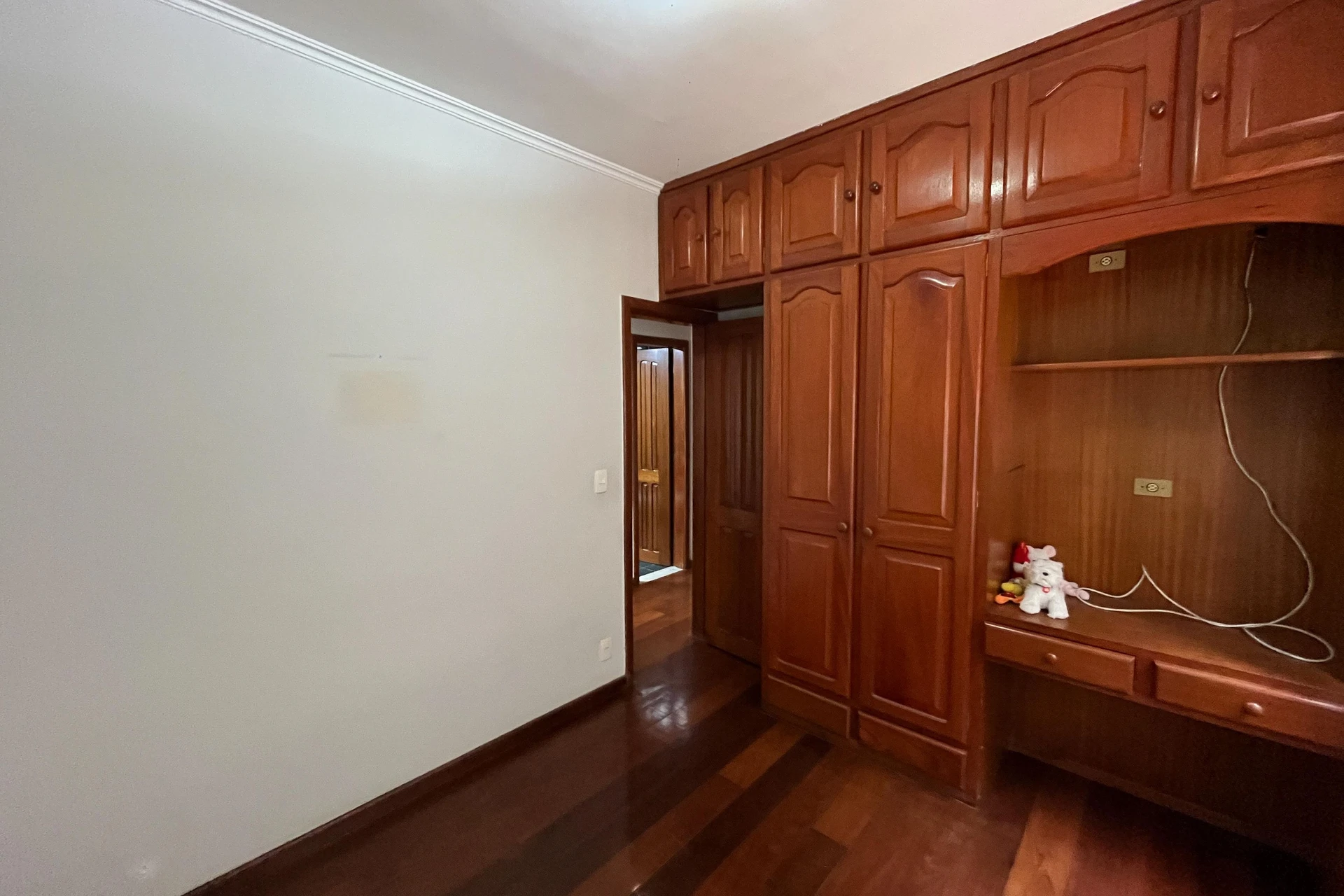 Будинок із 3 спальнями та дерев'яною підлогою або ламінатом — photo 27