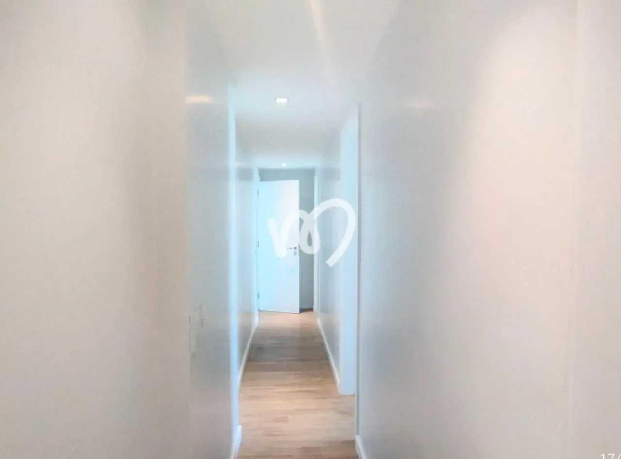 Unfurnished apartment for rent with 4 bedrooms and 313 m² — photo 18