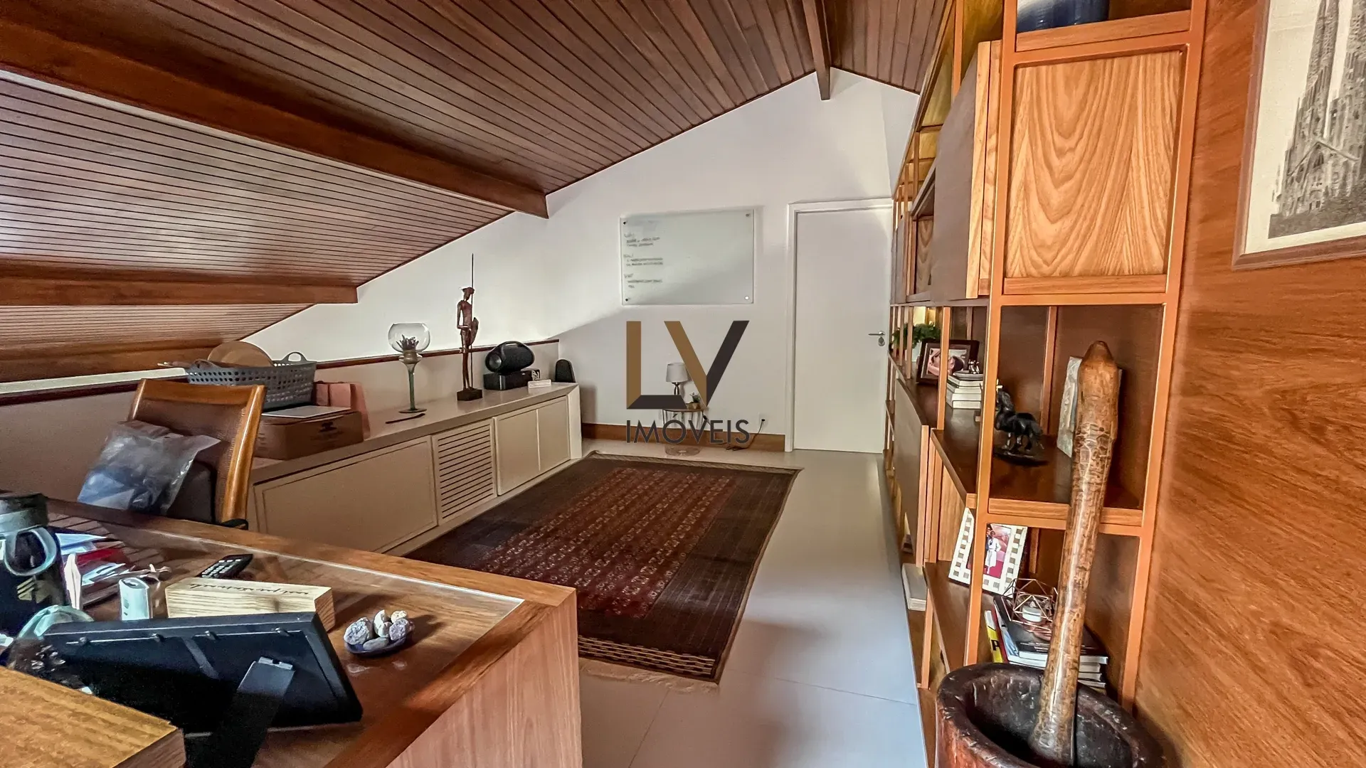 Furnished house with open-plan kitchen, 4 bedrooms and 5 baths — photo 33