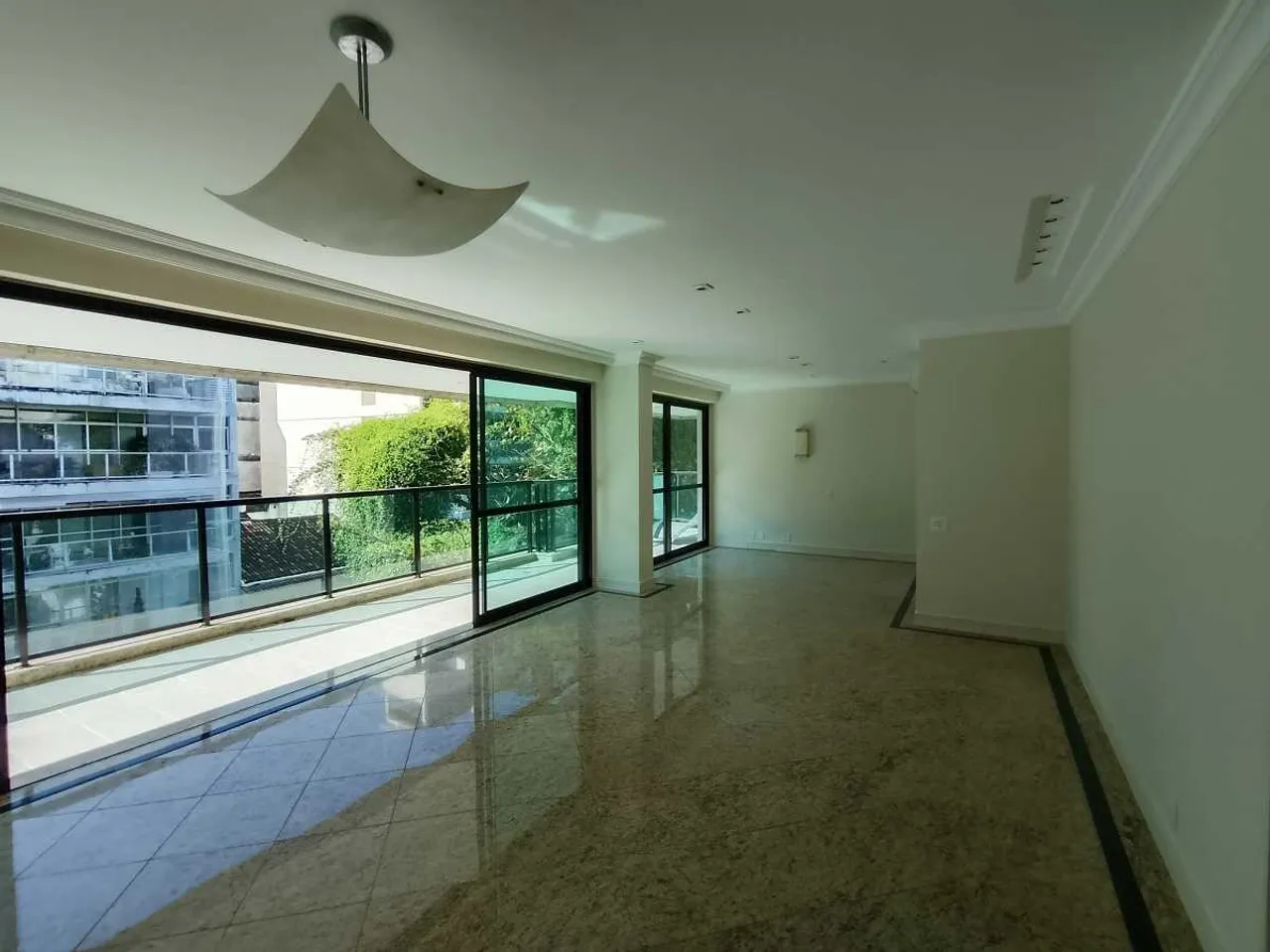 Apartamento mobiliado com 3 quartos e 5 banheiros — photo 4