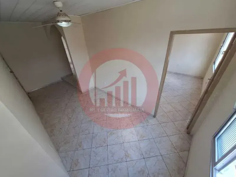 2-bedroom, 1-bath rental with no parking space — photo 10