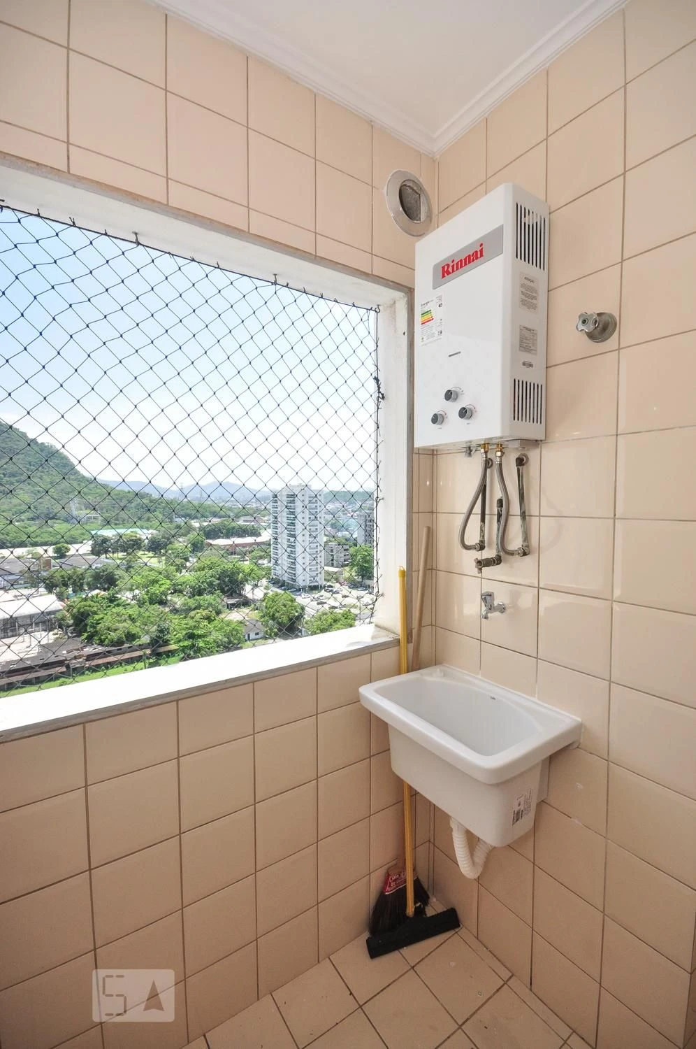 2-bedroom apartment with a mountain view in Rio de Janeiro — photo 20