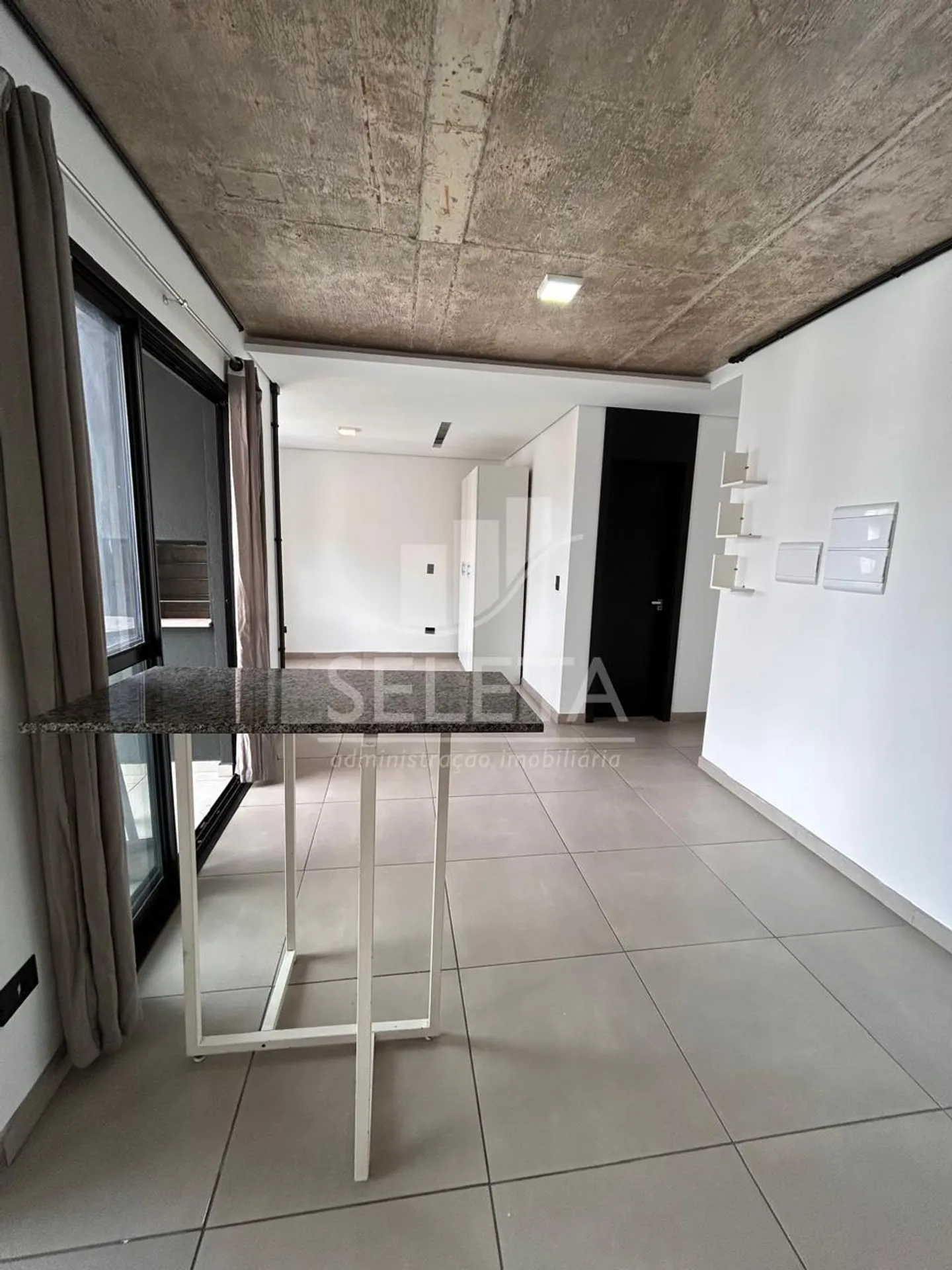 Меблированное студио 36 м² с 1 спальней и балконом