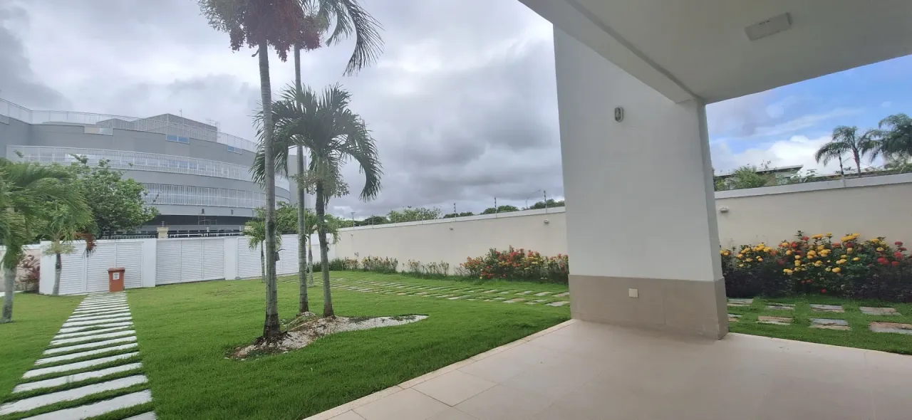 House with 900 m², 5 bedrooms and 4 parking spots — photo 4