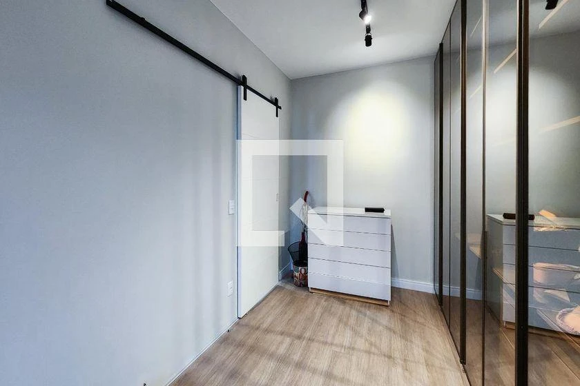 Furnished apartment, 58 m², with a glass-enclosed balcony — photo 37