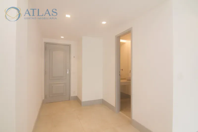 Apartamento, 90 m², com janelas do piso ao teto — photo 34