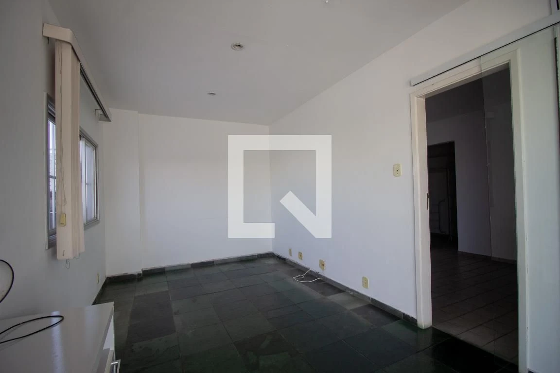 3-bedroom apartment with balcony and 2 parking spots — photo 9