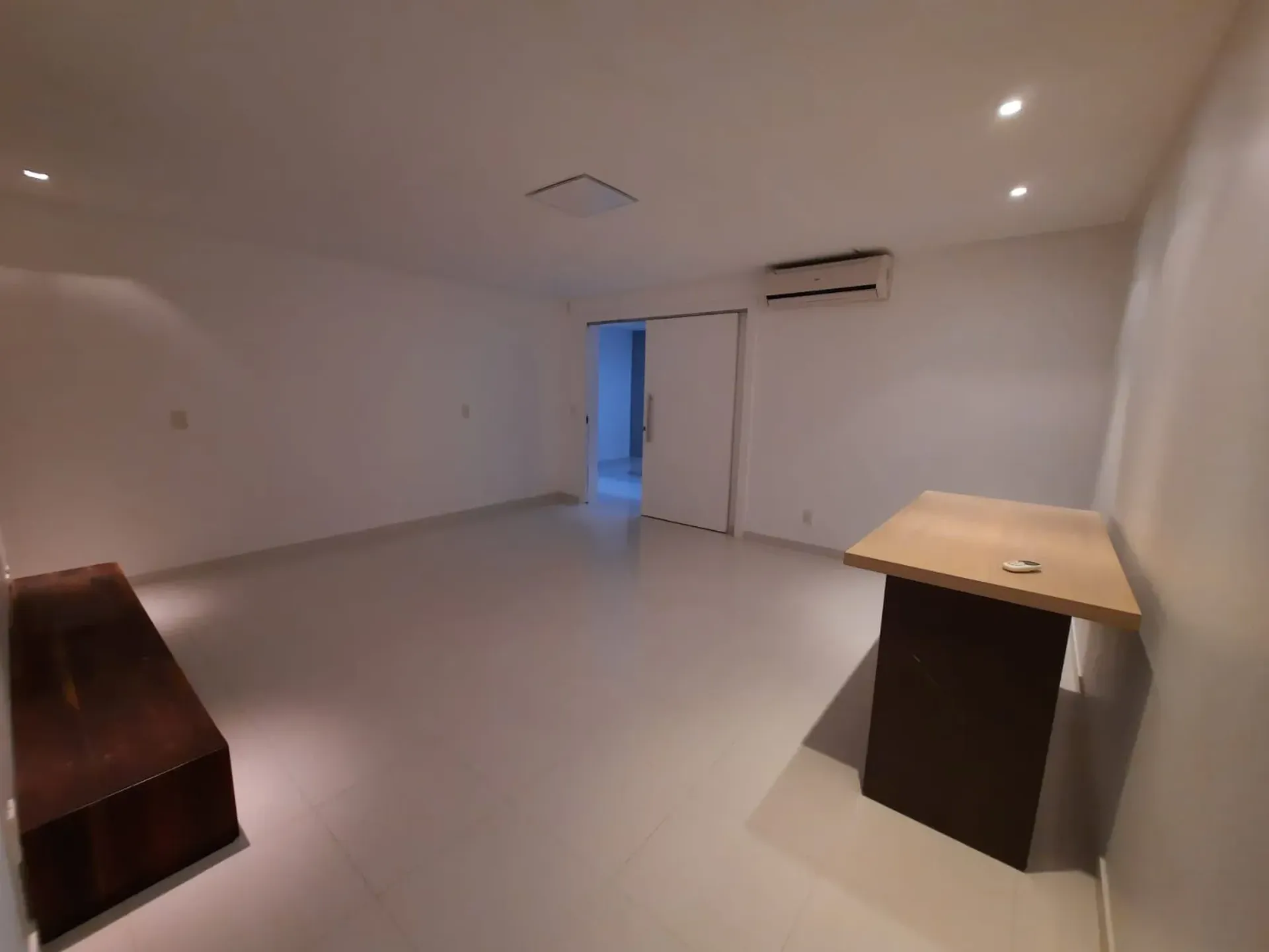 House with 7 bedrooms and an open-plan kitchen — photo 33