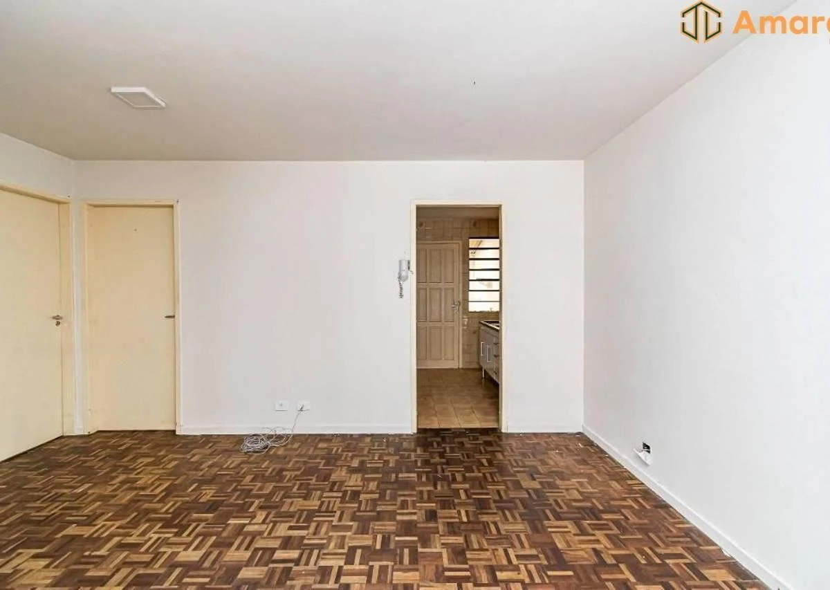 Wood or laminate floors in a 3-bedroom house, 75 m² — photo 8