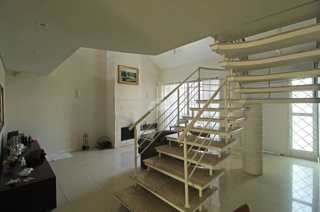 4-bedroom house with 3 en-suites and a balcony — photo 3