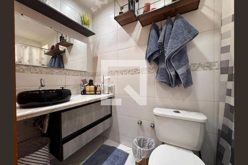 Glass-enclosed balcony in a 2-bedroom apartment, 115 m² — photo 28