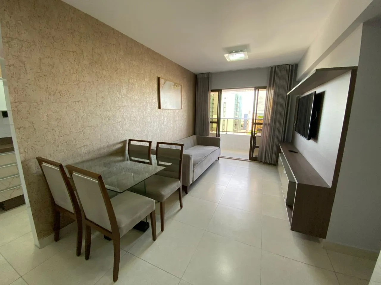 Квартира 60 м² з 2 спальнями та відкритою кухнею — photo 2