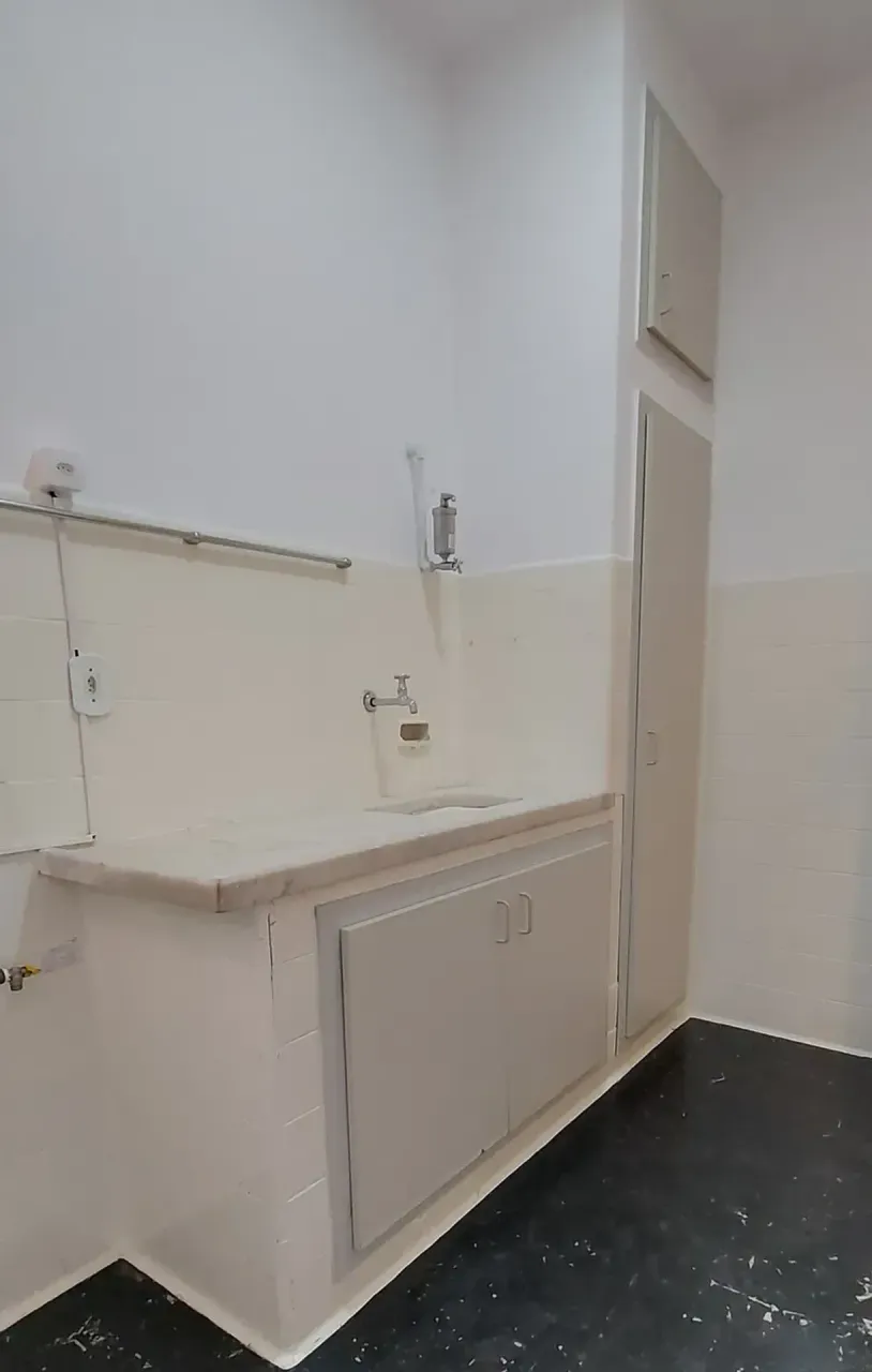 1-bedroom apartment with wood floors and glass shower — photo 18