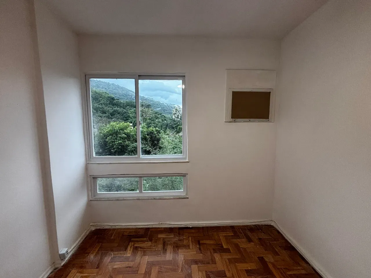 Mountain view in a 2-bedroom apartment, 60 m² — photo 24