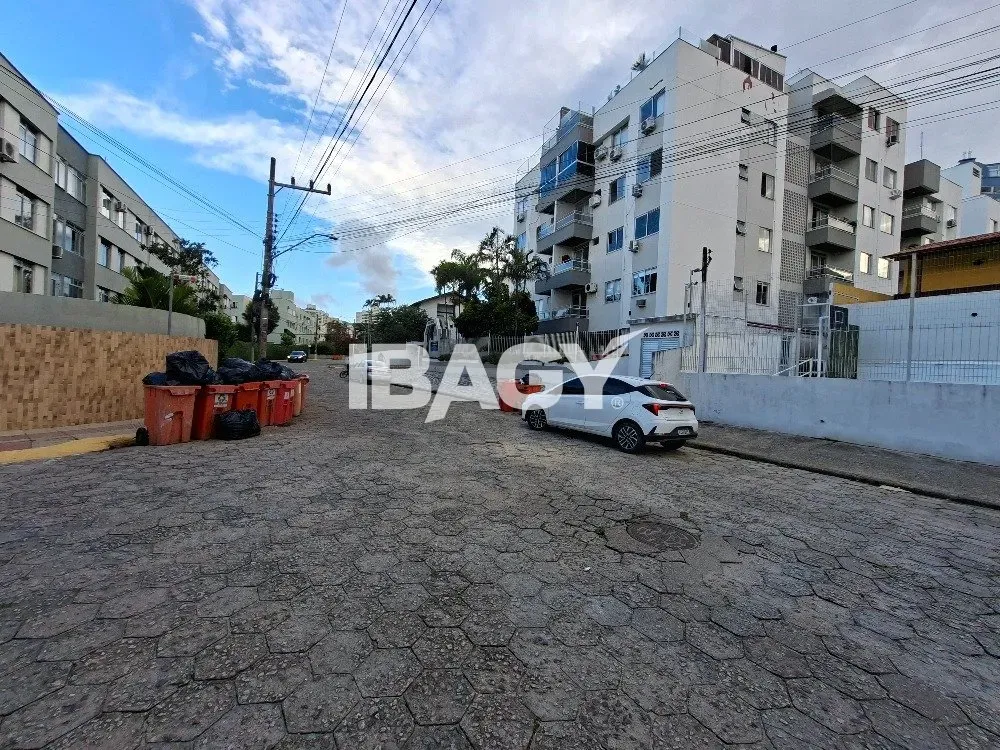 Затишна мебльована квартира з 2 спальнями 48 м² — photo 32
