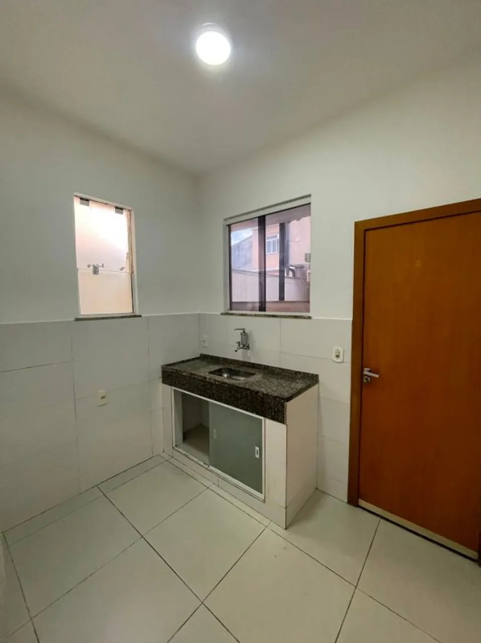 Unfurnished 1-bedroom apartment with 1 bathroom and no parking — photo 6