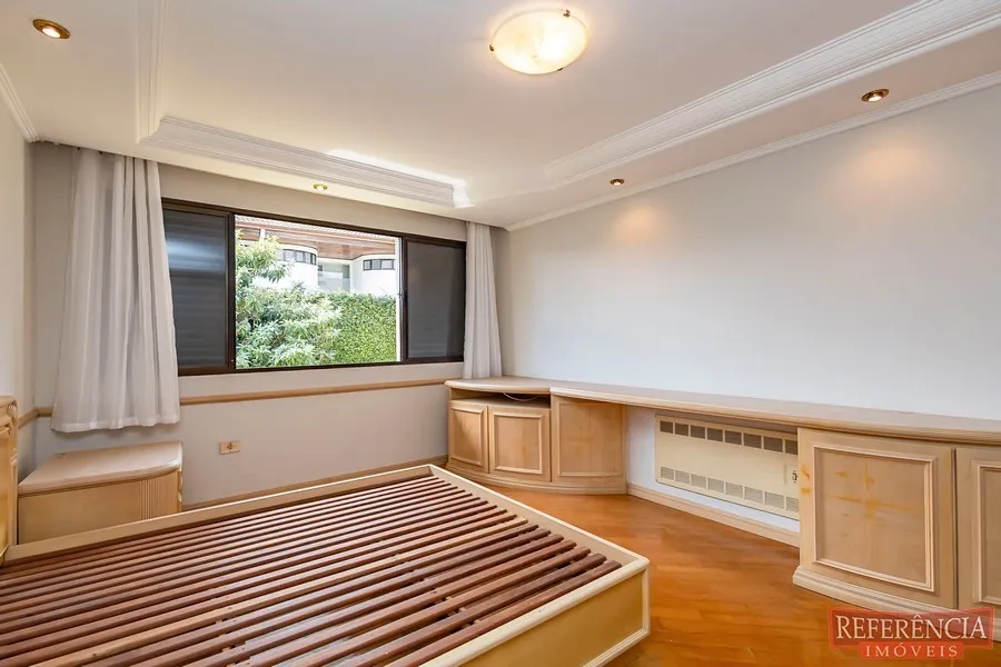 Condo house with 3 bedrooms and a closed kitchen — photo 20