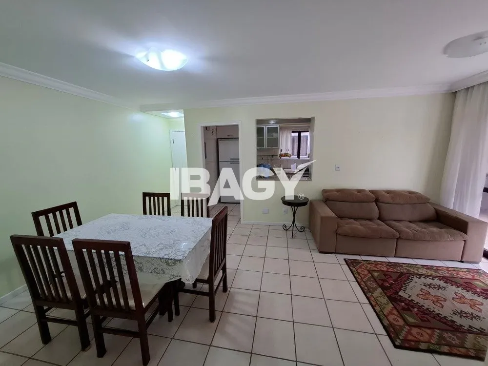 Apartamento amueblado de 3 dormitorios con balcón y parrilla — photo 7