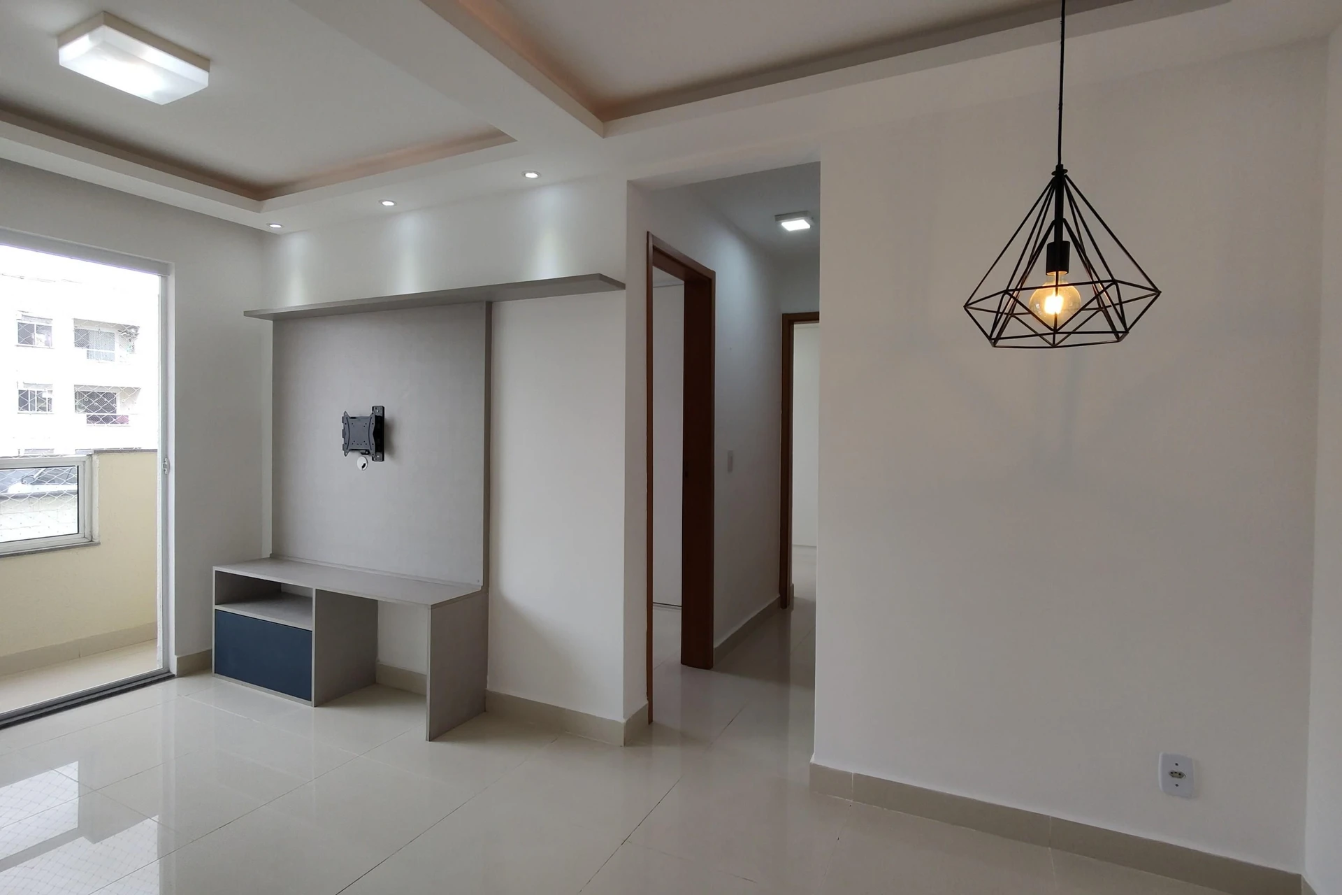 2-bedroom apartment in a building with a gym — photo 7