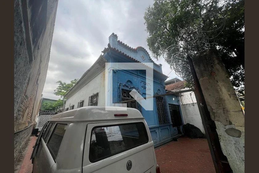 Casa en renta con 5 dormitorios y 660 m²