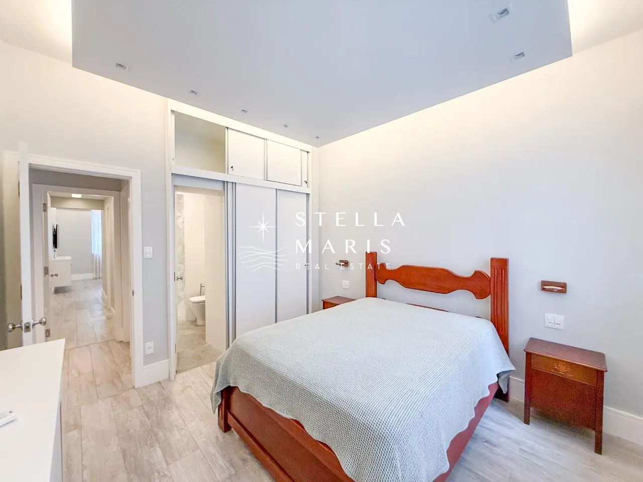 Furnished apartment with 3 bedrooms and 3 bathrooms — photo 22
