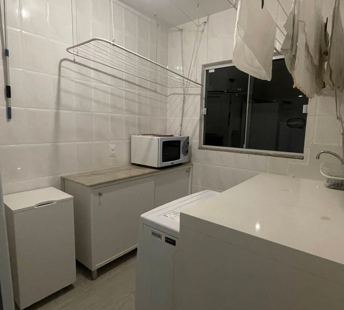 232 m² house with a walk-in closet and a bathtub — photo 32
