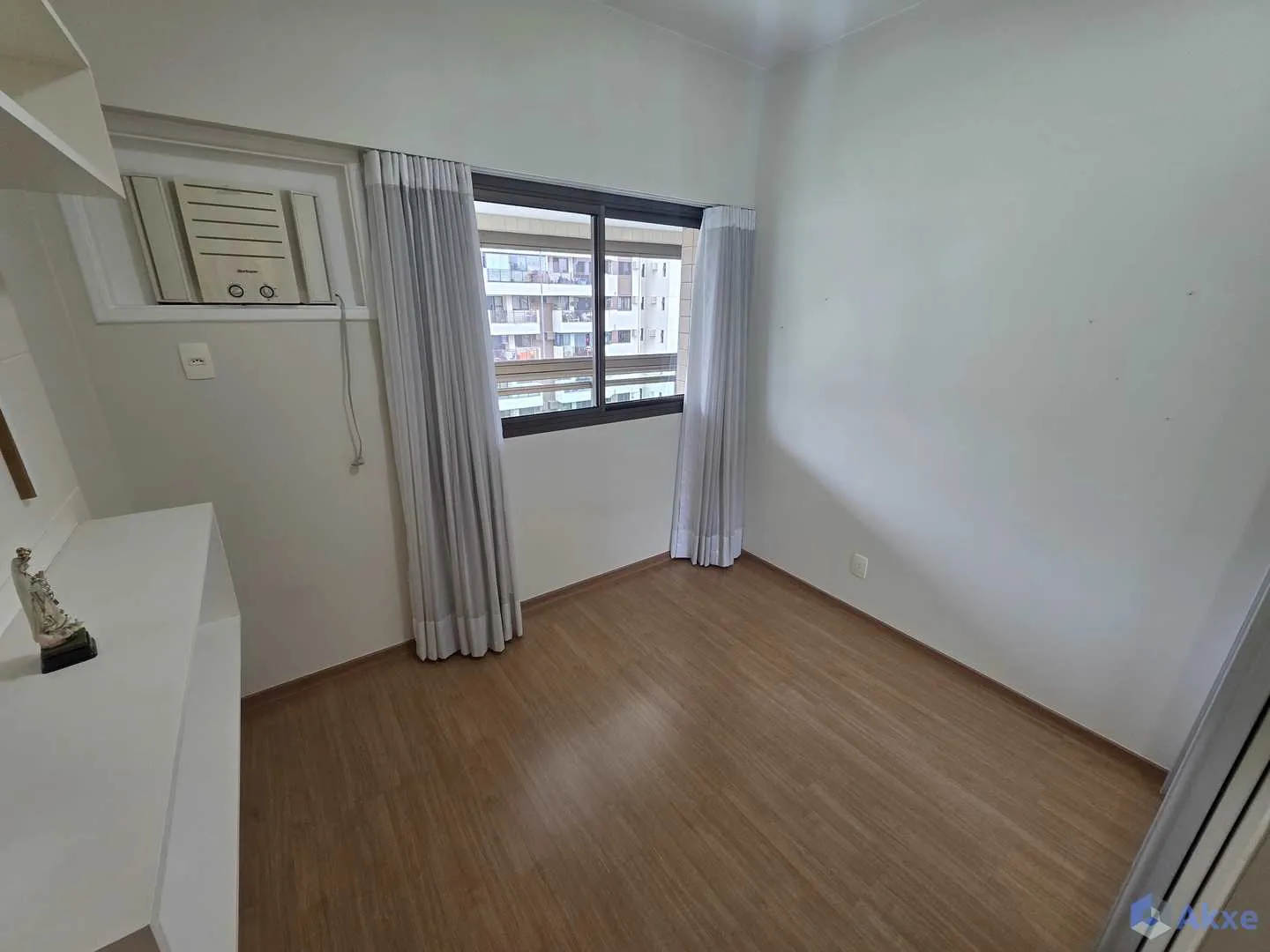 2-bedroom apartment with an enclosed glass balcony — photo 18