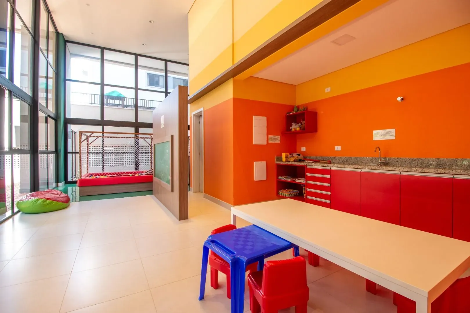 133 m² apartment with 2 en-suite bedrooms and private BBQ — photo 45