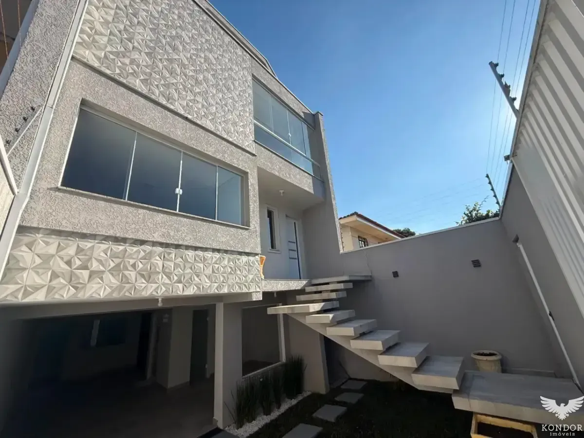 House with suite, 2 bedrooms, 232 m² and 3 parking spots