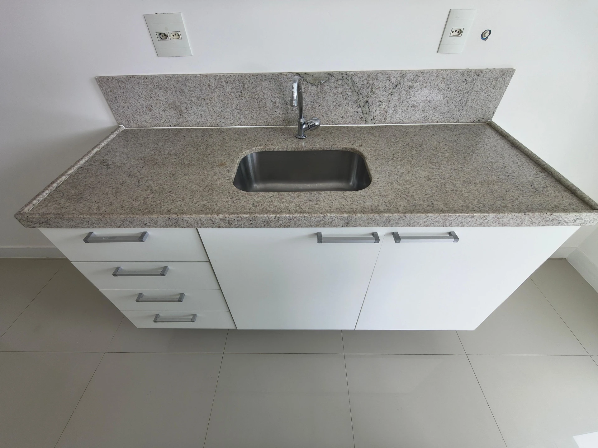 Apartamento, 82 m², com janelas do piso ao teto — photo 13