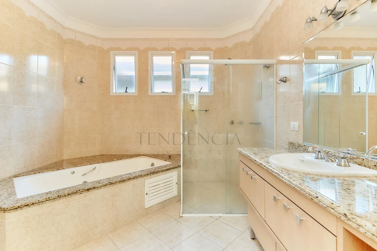 Furnished house with 4 en-suite bedrooms and gas kitchen — photo 16