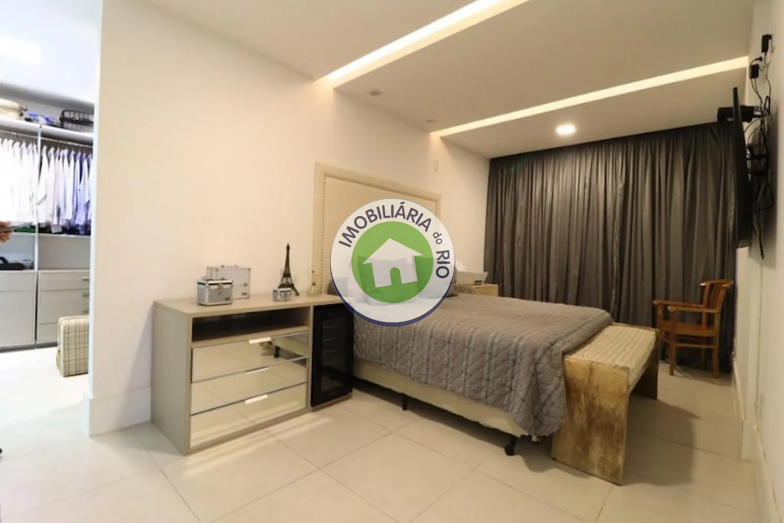 Apartamento mobiliado com 4 quartos e 350 m² — photo 36