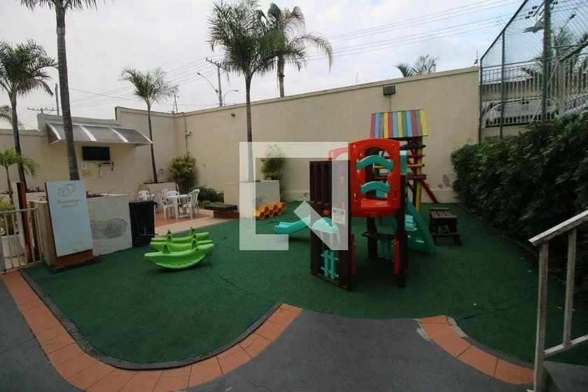 2-bedroom apartment in a building with a pool — photo 10