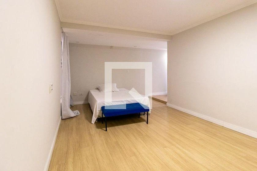 Rental house with 5 bedrooms and 290 m²
