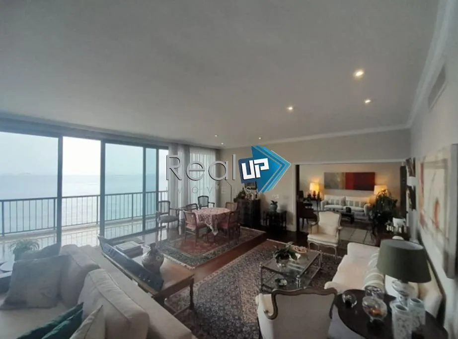 Furnished apartment with 4 bedrooms and an open kitchen — photo 24