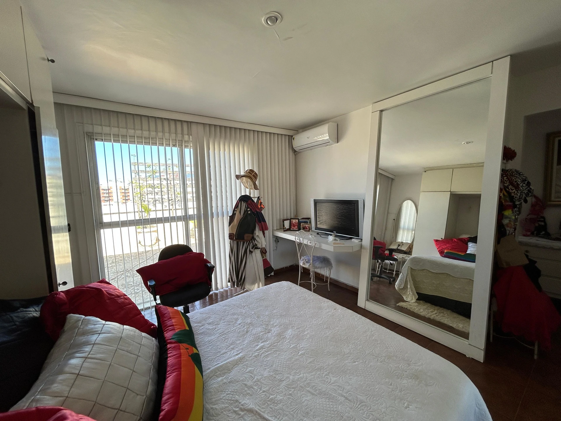 Furnished 4-bedroom rental apartment with 5 parking spaces — photo 19
