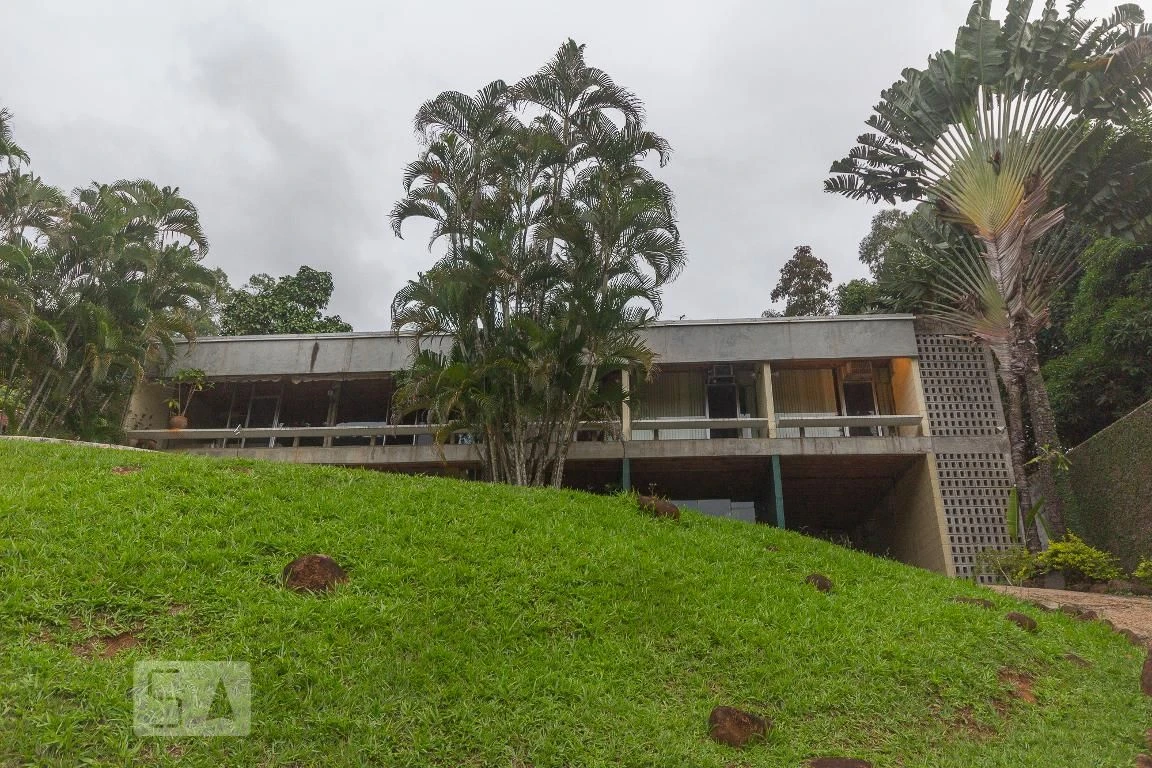 Condo house with 4 bedrooms and 400 m² — photo 76