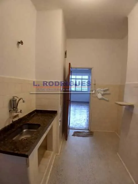 Unfurnished apartment with gas stove kitchen: 2 bedrooms, 1 bath — photo 5