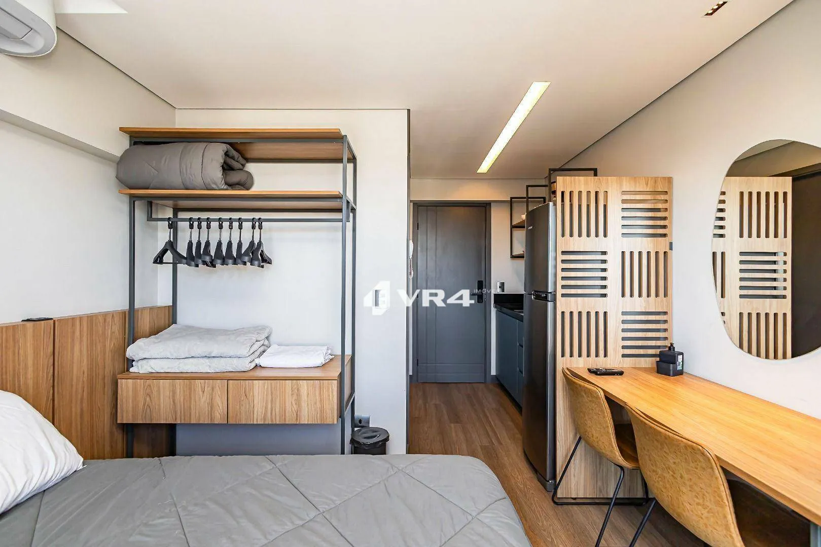 Furnished studio with balcony and private BBQ — photo 4