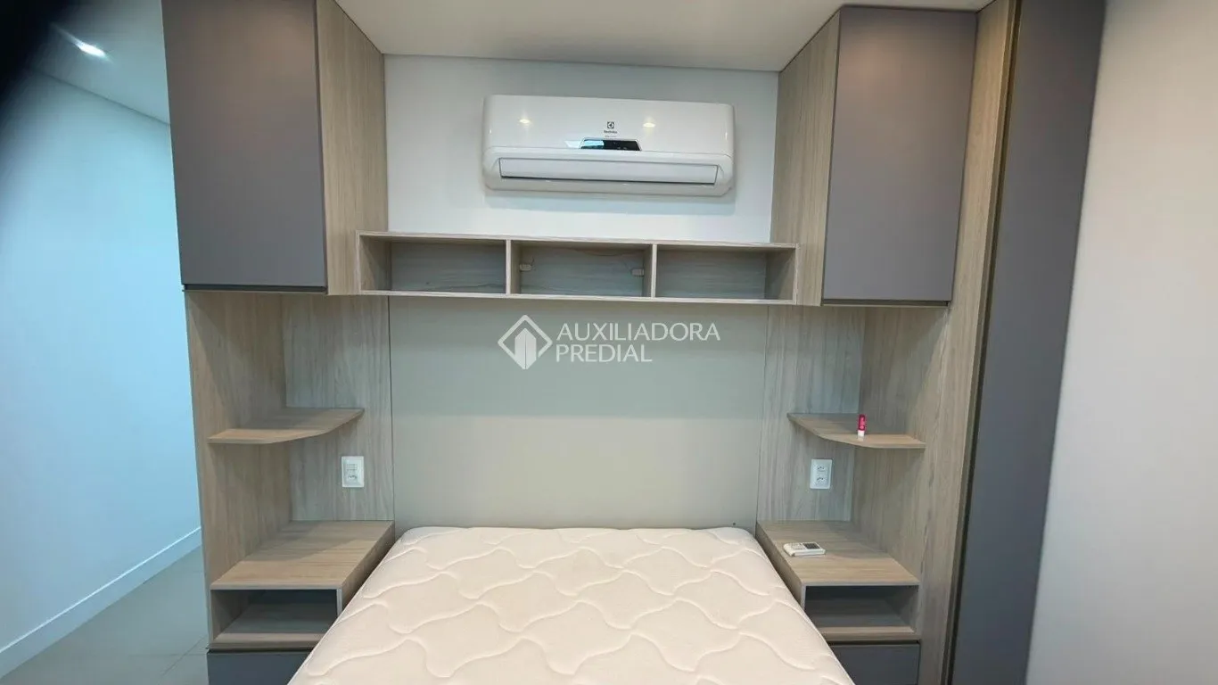 Furnished 1-bedroom apartment with 1 bathroom — photo 12